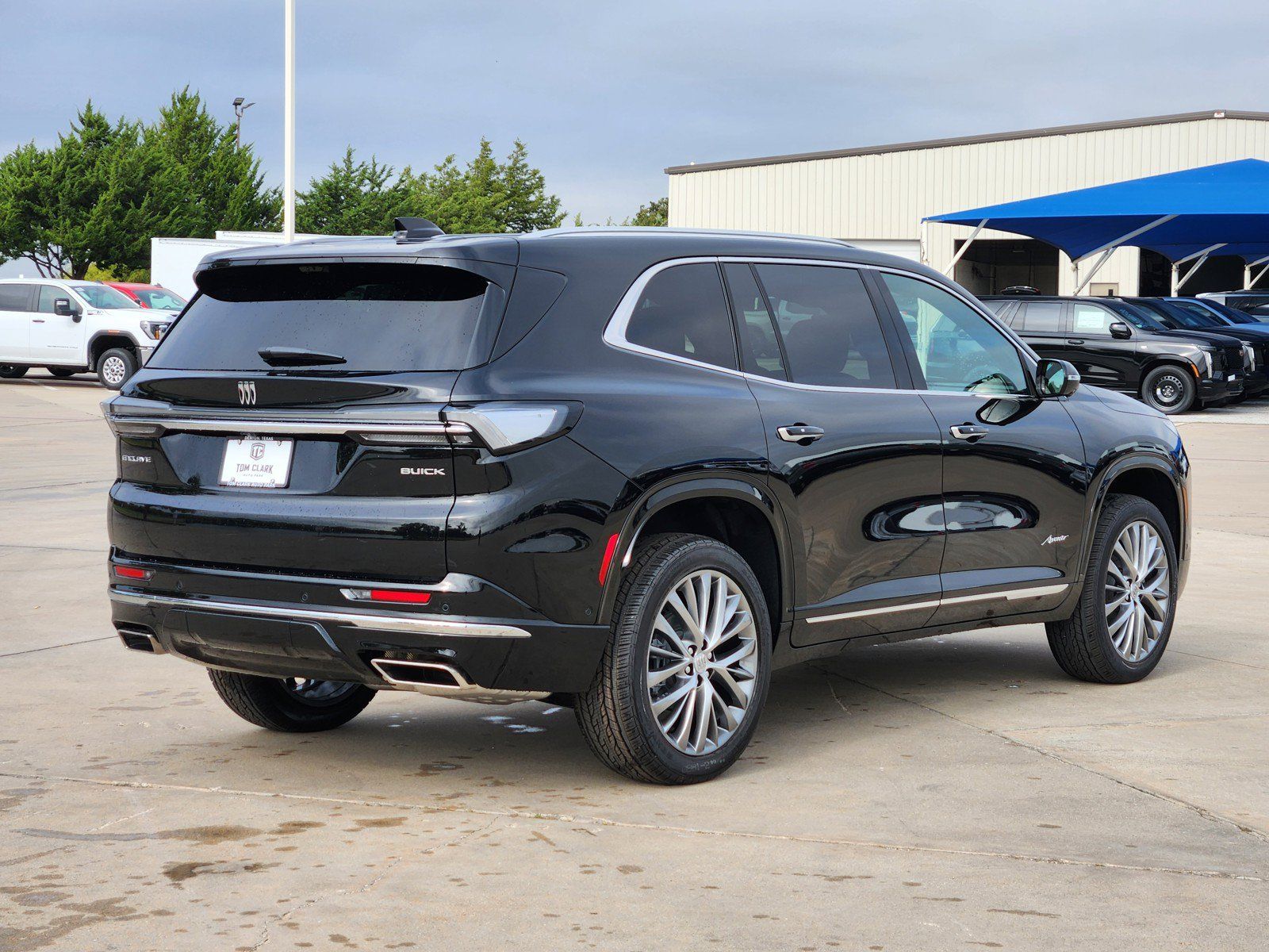 New 2026 Buick Enclave Avenir w/ Super Cruise Package FWD image 4