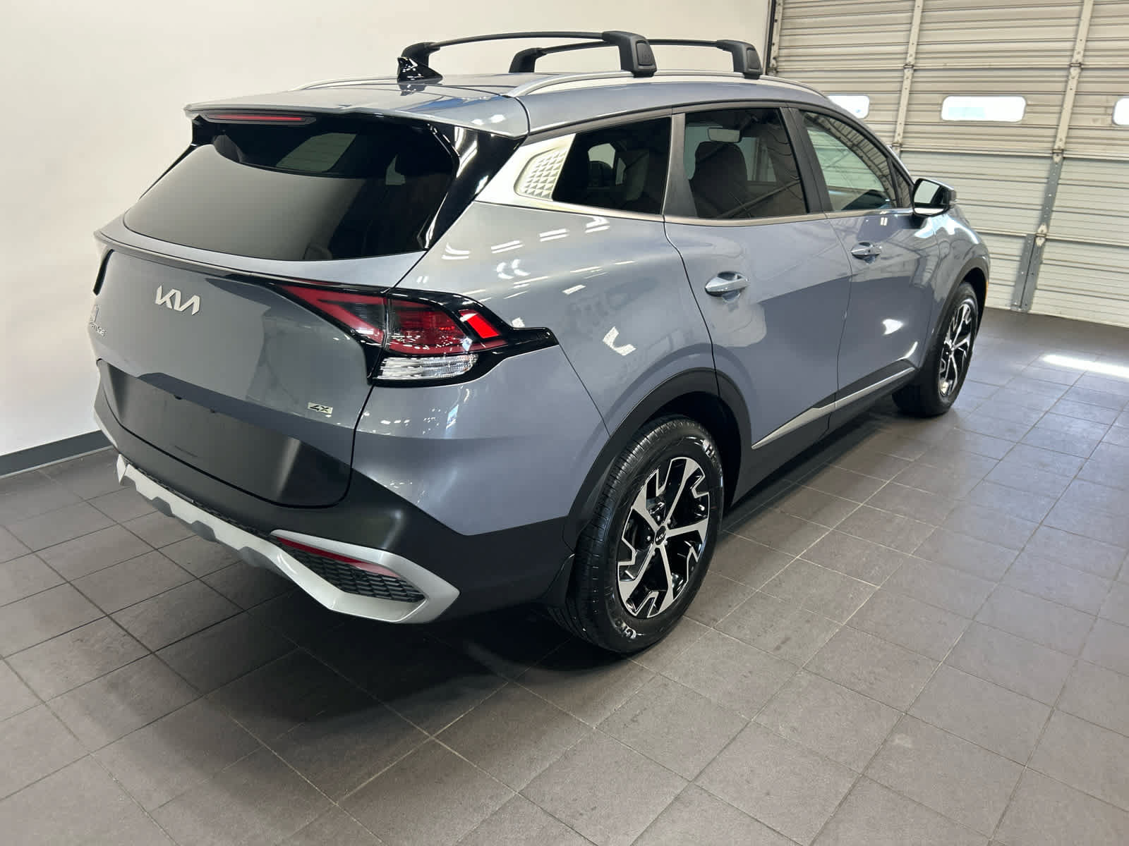 Used 2024 Kia Sportage EX AWD/4WD image 3