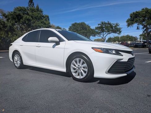 Used 2023 Toyota Camry LE image 2