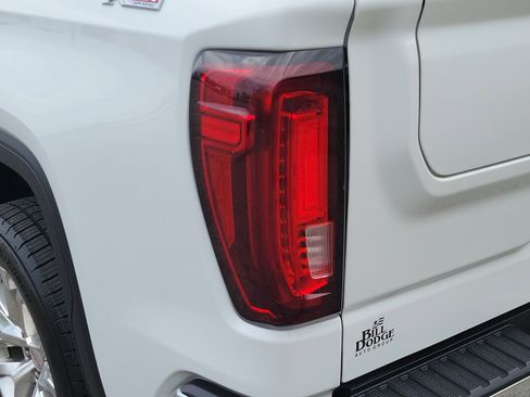 Used 2021 GMC Sierra 1500 SLT AWD/4WD image 11