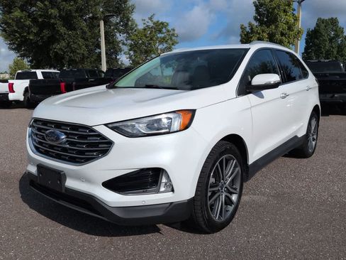 Used 2021 Ford Edge Titanium FWD image 2