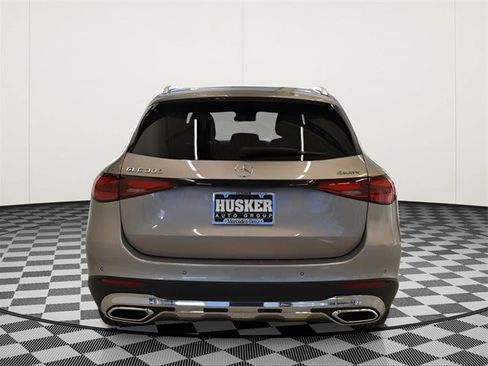 Used 2024 Mercedes-Benz GLC 300 4MATIC image 11