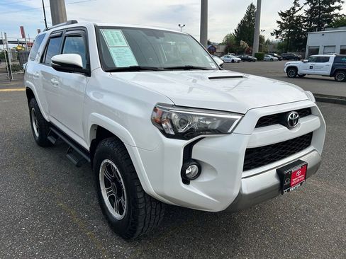 Certified 2018 Toyota 4Runner TRD Off-Road Premium AWD/4WD image 3