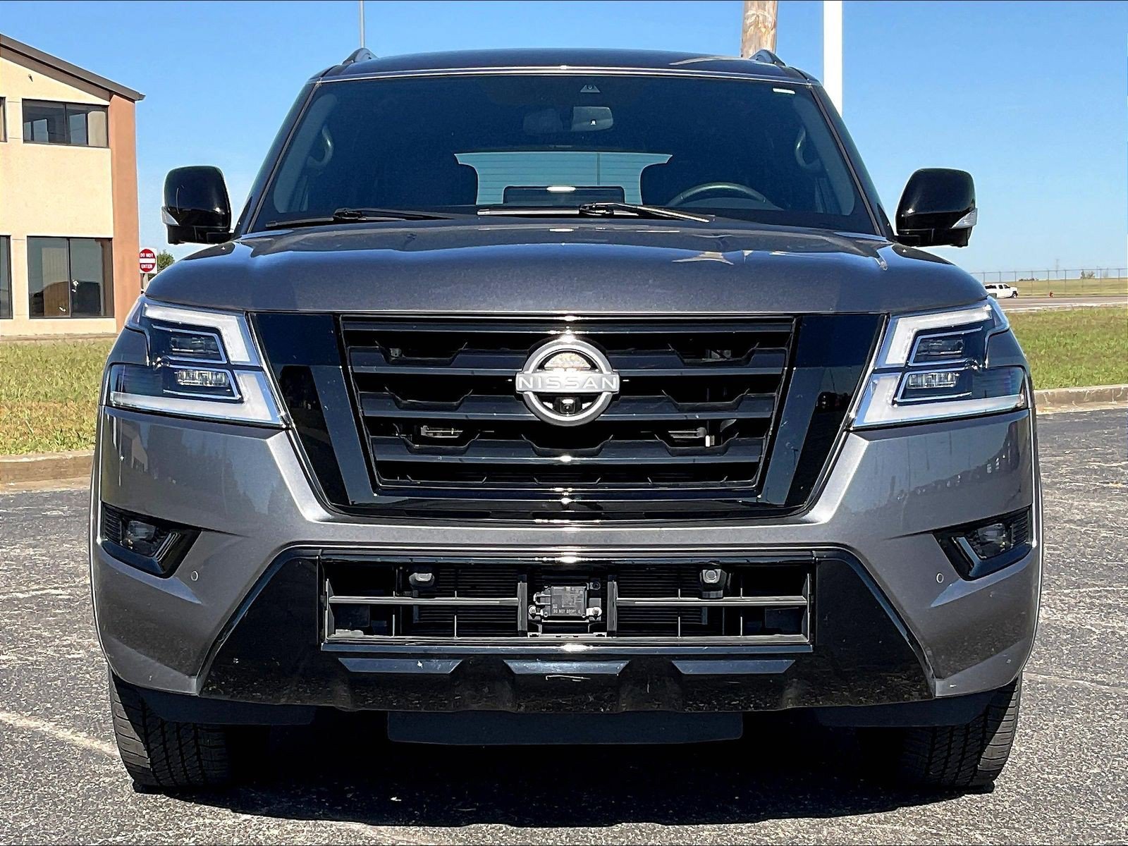 Used 2023 Nissan Armada SL w/ Midnight Edition Package AWD/4WD image 8