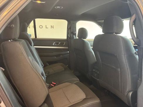 Certified 2017 Ford Explorer XLT w/ Equipment Group 201A FWD image 8