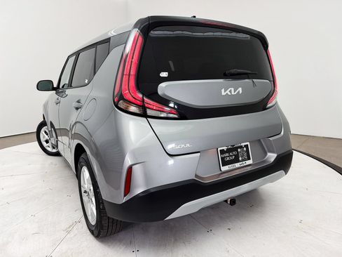 Used 2023 Kia Soul LX w/ LX Technology Package FWD image 7