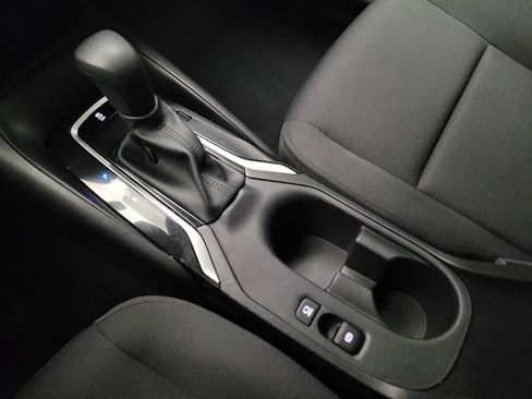 Used 2025 Toyota Corolla LE image 26