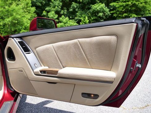 Used 2007 Cadillac XLR V RWD image 34
