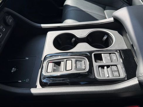 Certified 2024 Honda Pilot Elite image 36