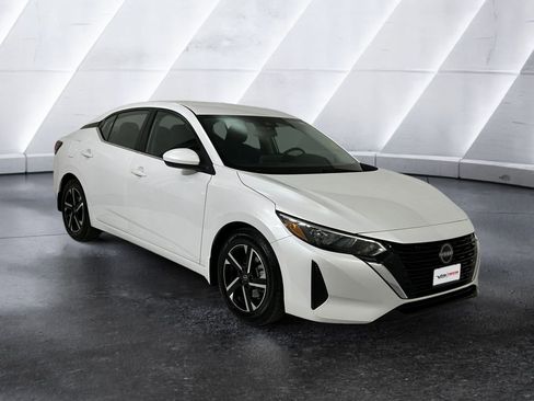 Used 2024 Nissan Sentra SV image 1