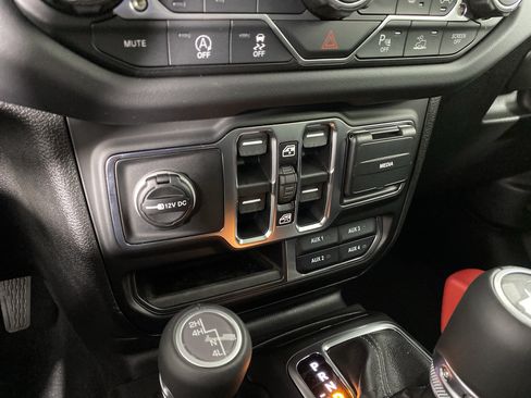 New 2026 Jeep Wrangler Unlimited Sahara AWD/4WD image 27