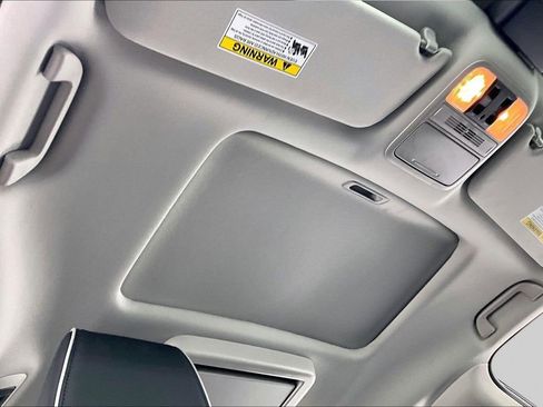 Used 2025 Honda Odyssey Elite image 22