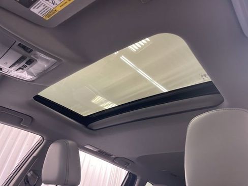 Used 2019 Toyota Highlander XLE image 17