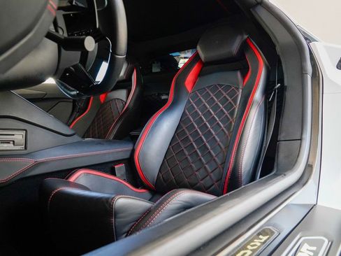 Used 2018 Lamborghini Aventador S image 58