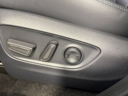 Used 2025 Toyota RAV4 XLE Premium image 24