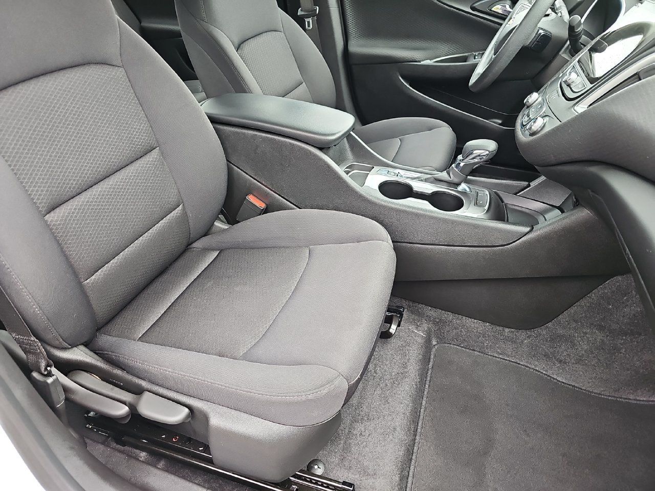 Used 2024 Chevrolet Malibu LS w/ Driver Confidence Package FWD image 13