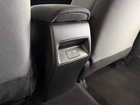 Used 2025 Toyota Corolla LE image 22