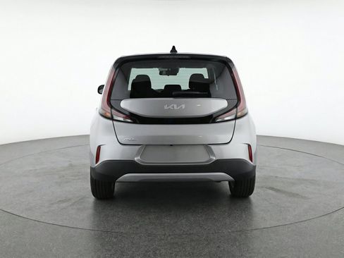 Used 2025 Kia Soul LX w/ LX Technology Package FWD image 7