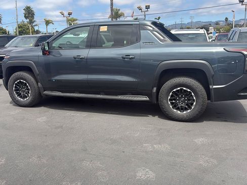 Used 2026 Chevrolet Silverado EV Trail Boss AWD/4WD image 9