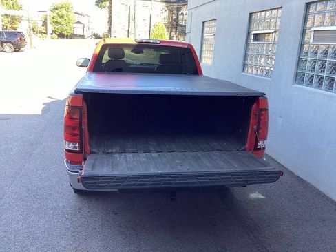 Used 2011 GMC Sierra 1500 SLT w/ SLT Convenience Package AWD/4WD image 31