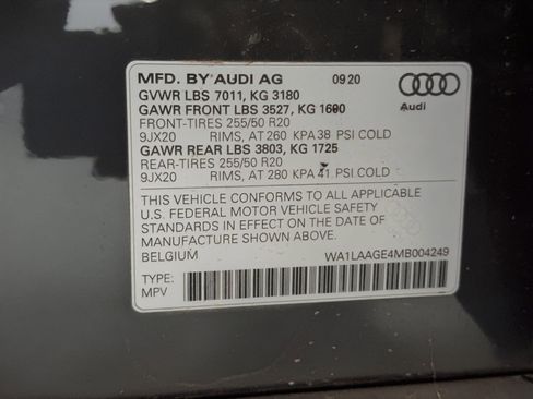 Used 2021 Audi e-tron Premium Plus w/ Premium Plus Package image 26