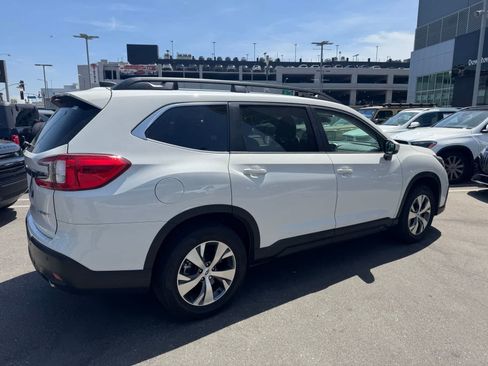 Used 2024 Subaru Ascent Premium w/ Convenience Package AWD/4WD image 3