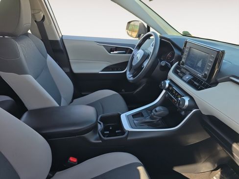 Certified 2022 Toyota RAV4 XLE image 15