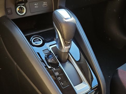 New 2025 Nissan Versa SR w/ Trunk Package image 12