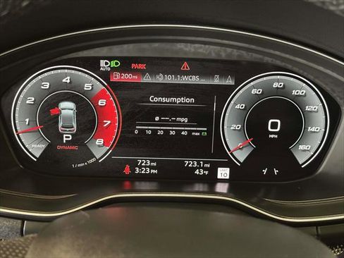 Used 2025 Audi SQ5 Premium Plus w/ Premium Plus Package image 25