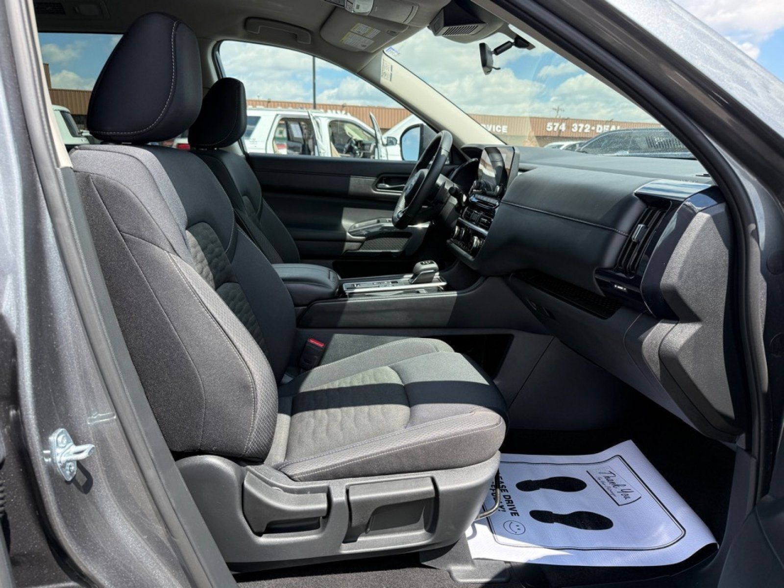 Used 2025 Nissan Pathfinder SV FWD image 11