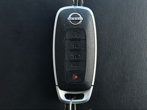 Used 2023 Nissan Pathfinder SL AWD/4WD image 27