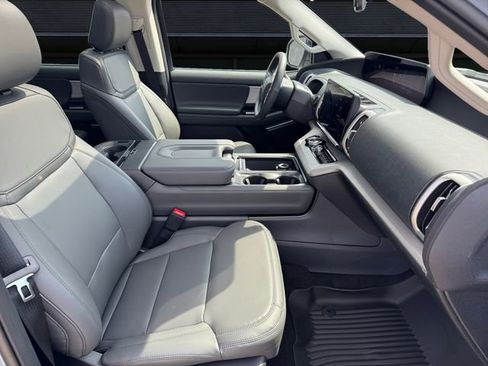 New 2026 Ford Expedition Active AWD/4WD image 15