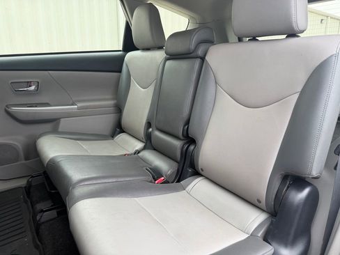 Used 2017 Toyota Prius V Four FWD image 18