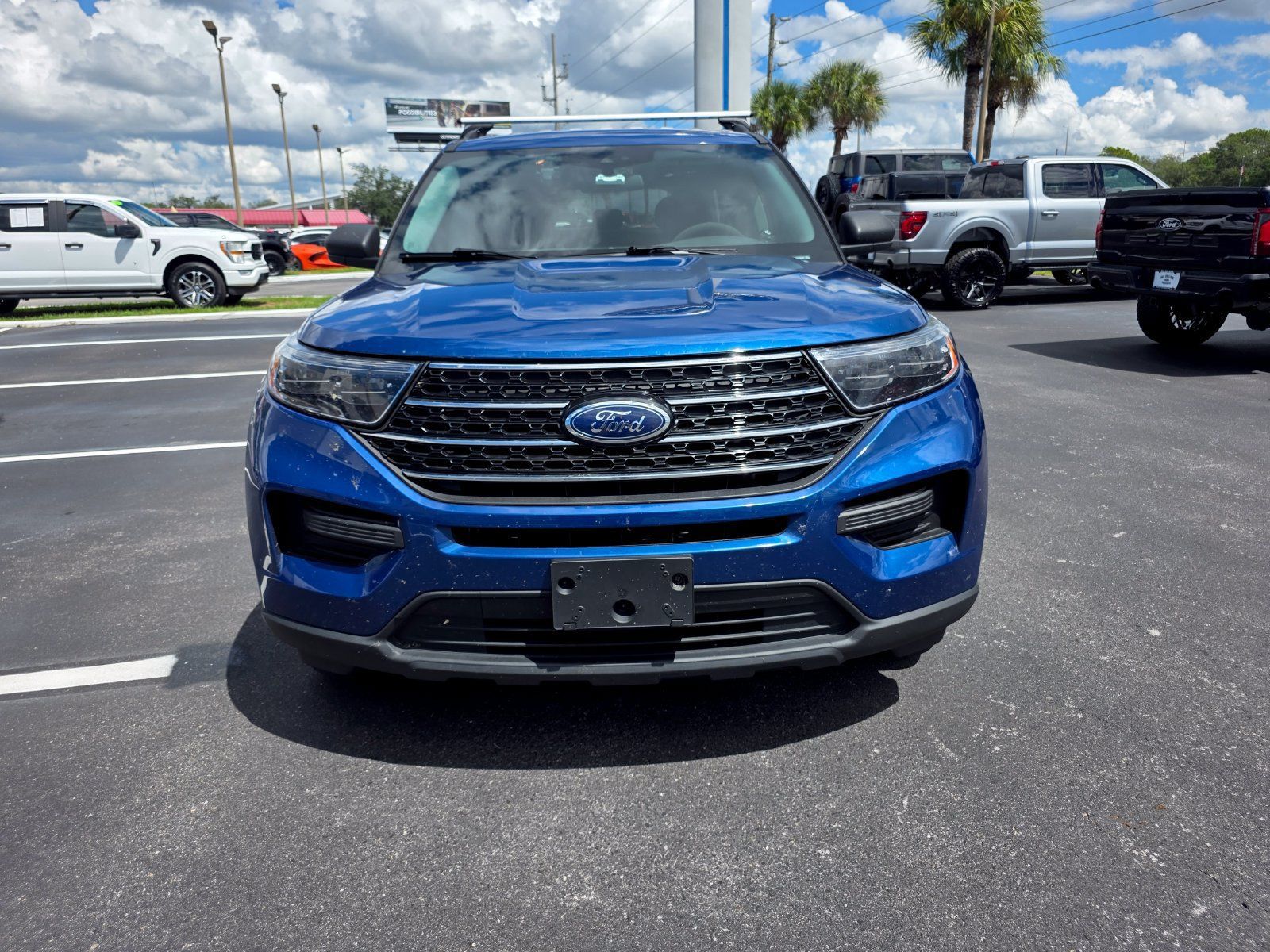 Used 2020 Ford Explorer XLT RWD image 3