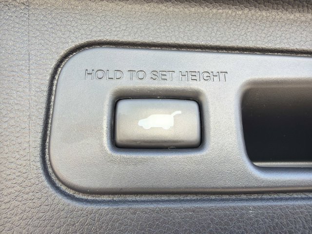 Used 2025 Honda Pilot Touring image 18