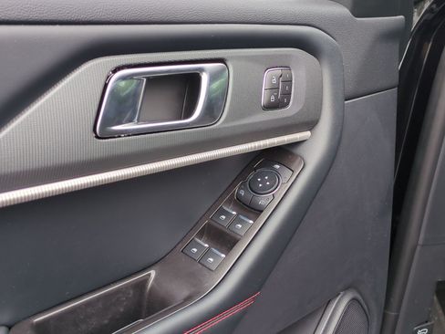 Used 2026 Ford Explorer ST-Line w/ Premium Package RWD image 14