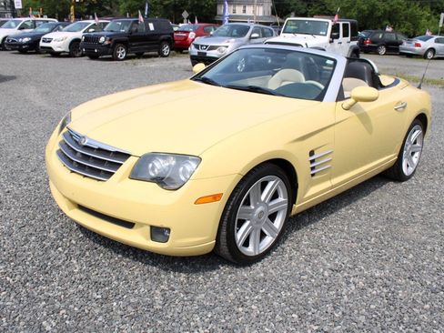 Used 2005 Chrysler Crossfire Limited RWD image 2