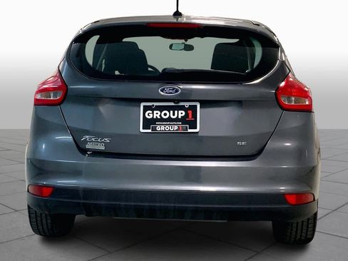 Used 2017 Ford Focus SE image 4