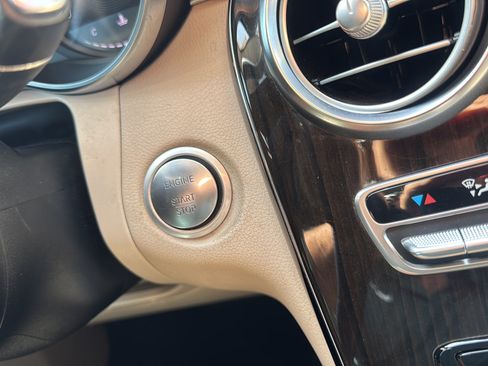Used 2019 Mercedes-Benz GLC 300 image 24