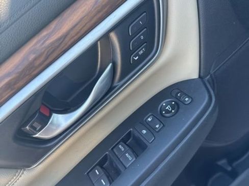 Used 2019 Honda CR-V Touring image 19