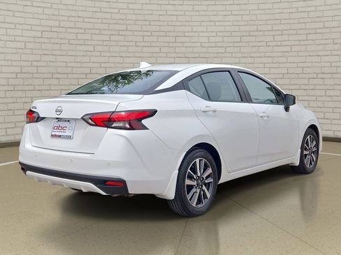 Used 2025 Nissan Versa SV w/ Trunk Package FWD image 5