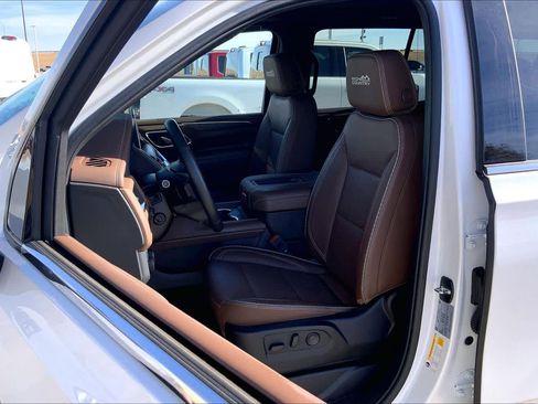 Used 2024 Chevrolet Tahoe High Country w/ Premium Package image 7