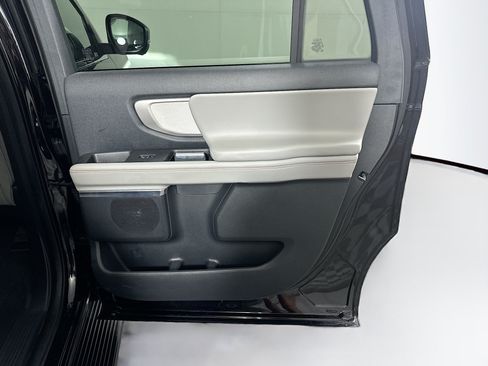 Used 2025 Ford Expedition Max Active AWD/4WD image 34