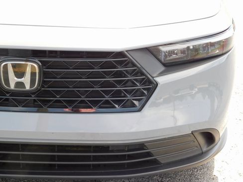 Used 2023 Honda Accord Sport image 9