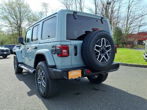 Certified 2024 Jeep Wrangler Sahara w/ Technology Group image 21