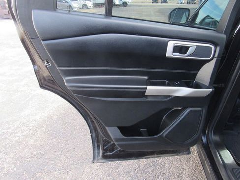 Used 2022 Ford Explorer XLT w/ Equipment Group 202A image 24