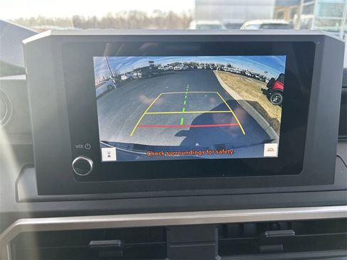 Used 2025 Toyota Tacoma SR image 23