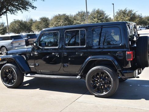 Used 2022 Jeep Wrangler Unlimited Sahara image 11