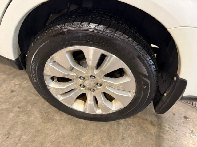 Used 2009 Subaru Outback 2.5i Limited AWD/4WD image 28