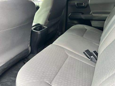 Used 2022 Toyota Tacoma SR image 4